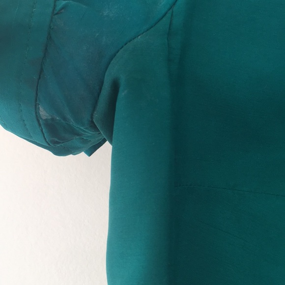 BANANA REPUBLIC | 100% Silk Blouse - Picture 7 of 10